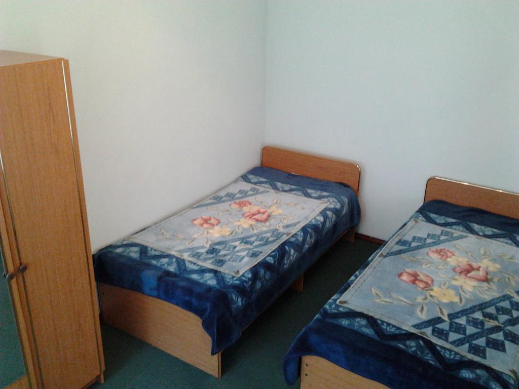 Кровать в общем четырехместном номере